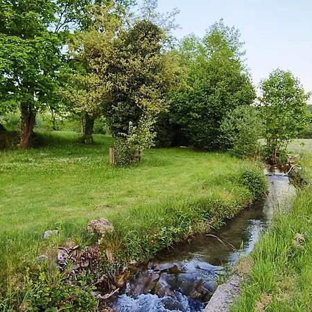 Ruime In Rustige, Landelijke Omgeving דירה *